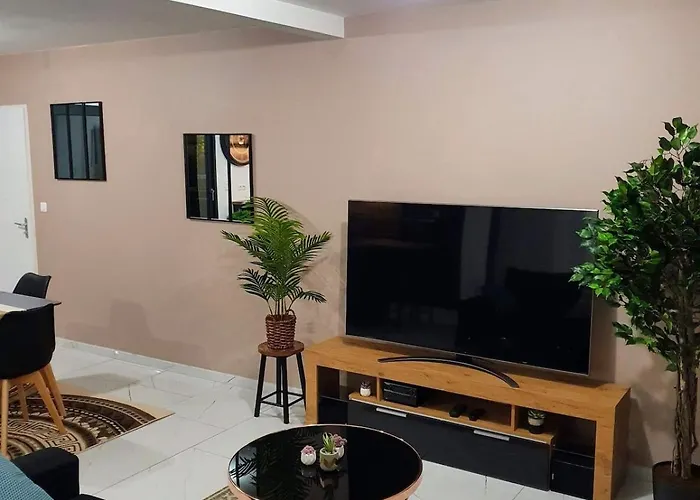 Ideal 24h Le Mans And Horse European Pole 펜션 *